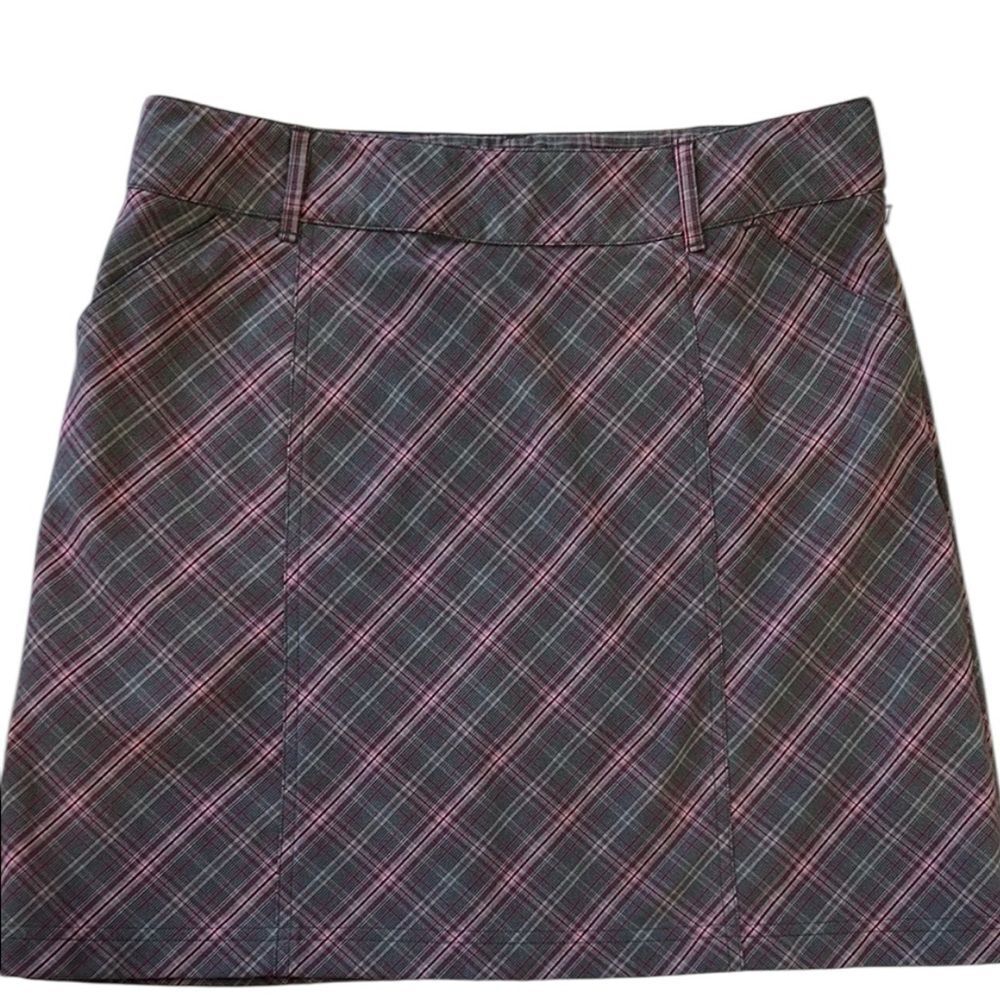 Aiuir skort purple and gray plaid size 8